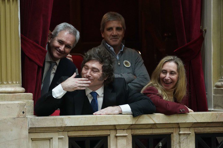 𝙏𝙧𝙤𝙣𝙘𝙤 tweet media