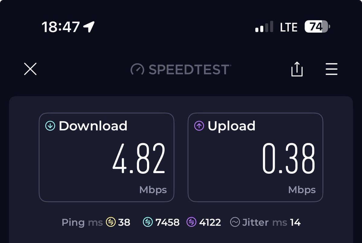 hgonullu's tweet image. LTE ile 4.82 DL, 0.38 UL veren @turkcell 5G ile testi bi tamamlayamıyor, bi tamamlıyor ama paylaşılamayacak bir sonuç çıkıyor: 3.57 / 0.36 
5G geldi mi şimdi? Konum: Denizli Servergazi Devlet Hastanesi #turkcell #5G #LTE #Denizli