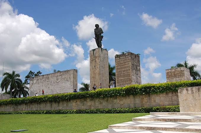 🔴 Trabajamos arduamente para declarar Lista la Plaza del Che en #MiSantaClara para la gran celebración del #1Mayo... La Patria se Defiende.🇨🇺
#CubaEstaFirme
#LaPatriaSeDefiende