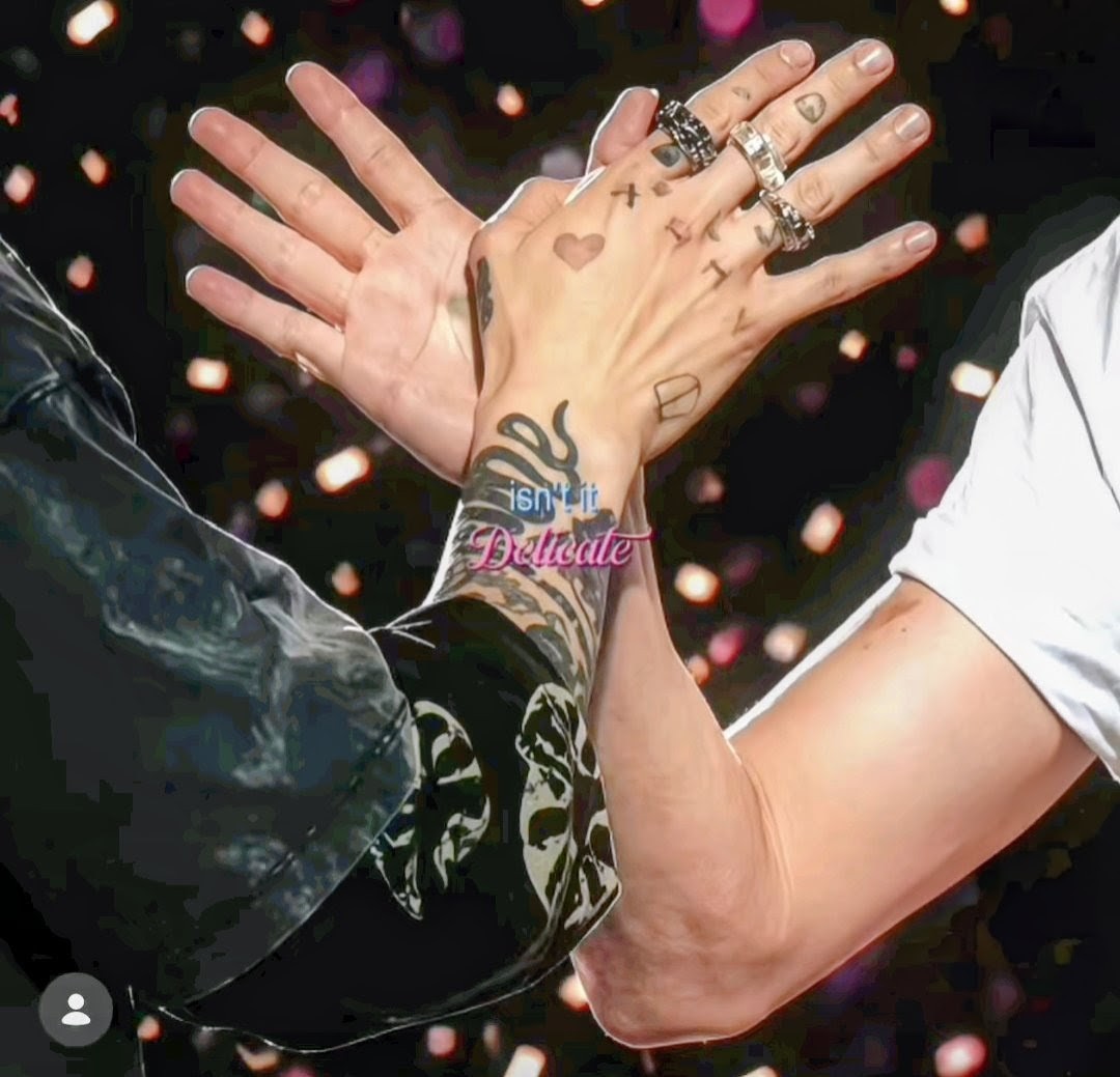 TKforeverReal's tweet photo. Hybe created those monsters! 
so no matter what they do Taekook is loved around the world and outside the fandom and company. 
Taekook is always shining for their talent, charisma and love. 
Always remember:
Being hated by idiots it's  the price you pay for not being one of them.
Taekook forever💪💚💜