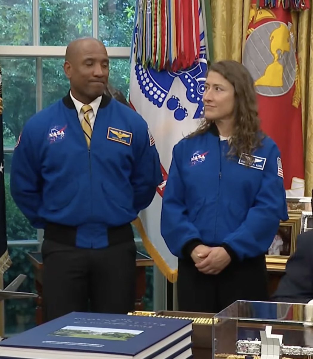 stella ☽☾ misses artemis ii tweet media