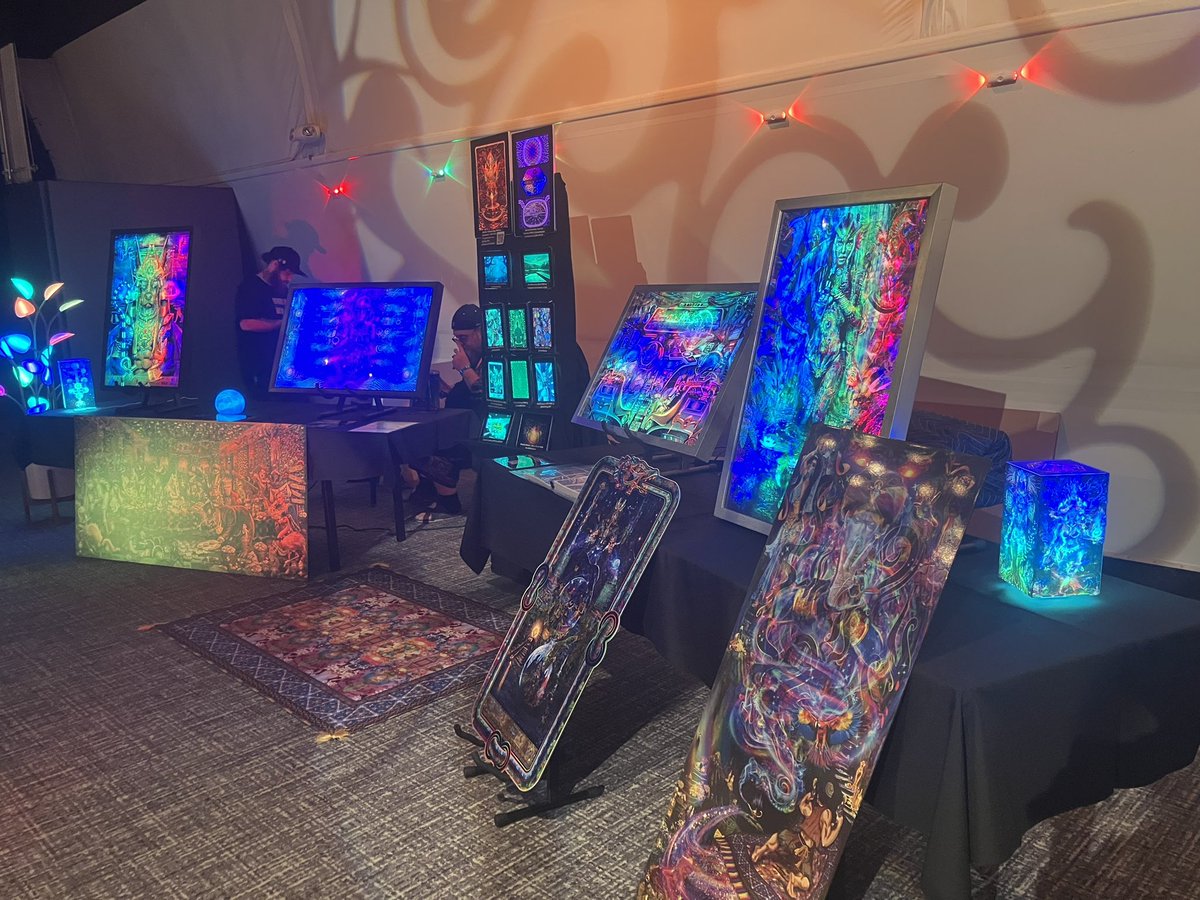 ConsumerBreak's tweet photo. Silverton #XRPmeetup display is lit! ๐
#XRPvegas $XRP #XRPL
@JumbieArt @NFTerramike @MetaTron3D https://t.co/7gxrbAd8xB