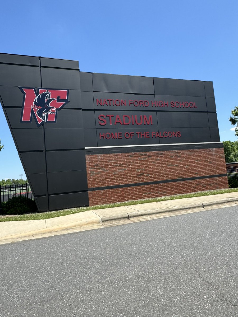 kevinJking4's tweet image. Go Dogs!

Day 3 of the 2027 recruiting cycle York County. Thank you to all the coaches for taking time out of their busy day to meet with me about their talented rosters for this upcoming year. #STATEofMind #RaisetheBAR #HTR