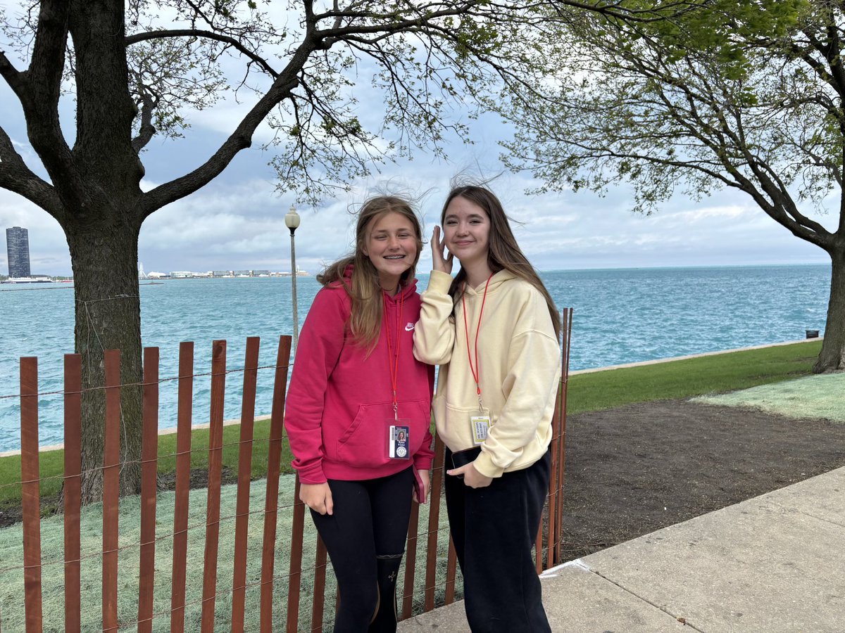 MrsPorterTMS's tweet photo. Made it to Chicago! #SheddAquarium #besttripever https://t.co/Z07B52PP8s