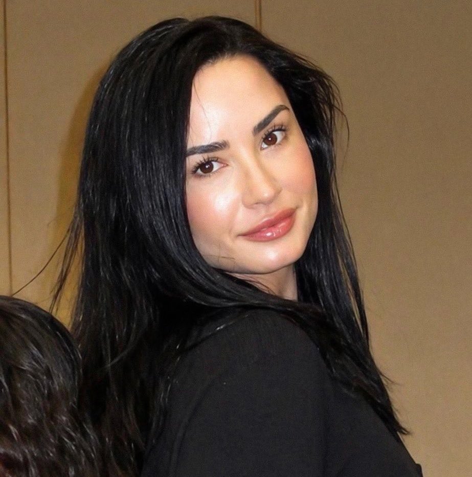 𝘦𝘭𝘭𝘢 ✩ tweet media