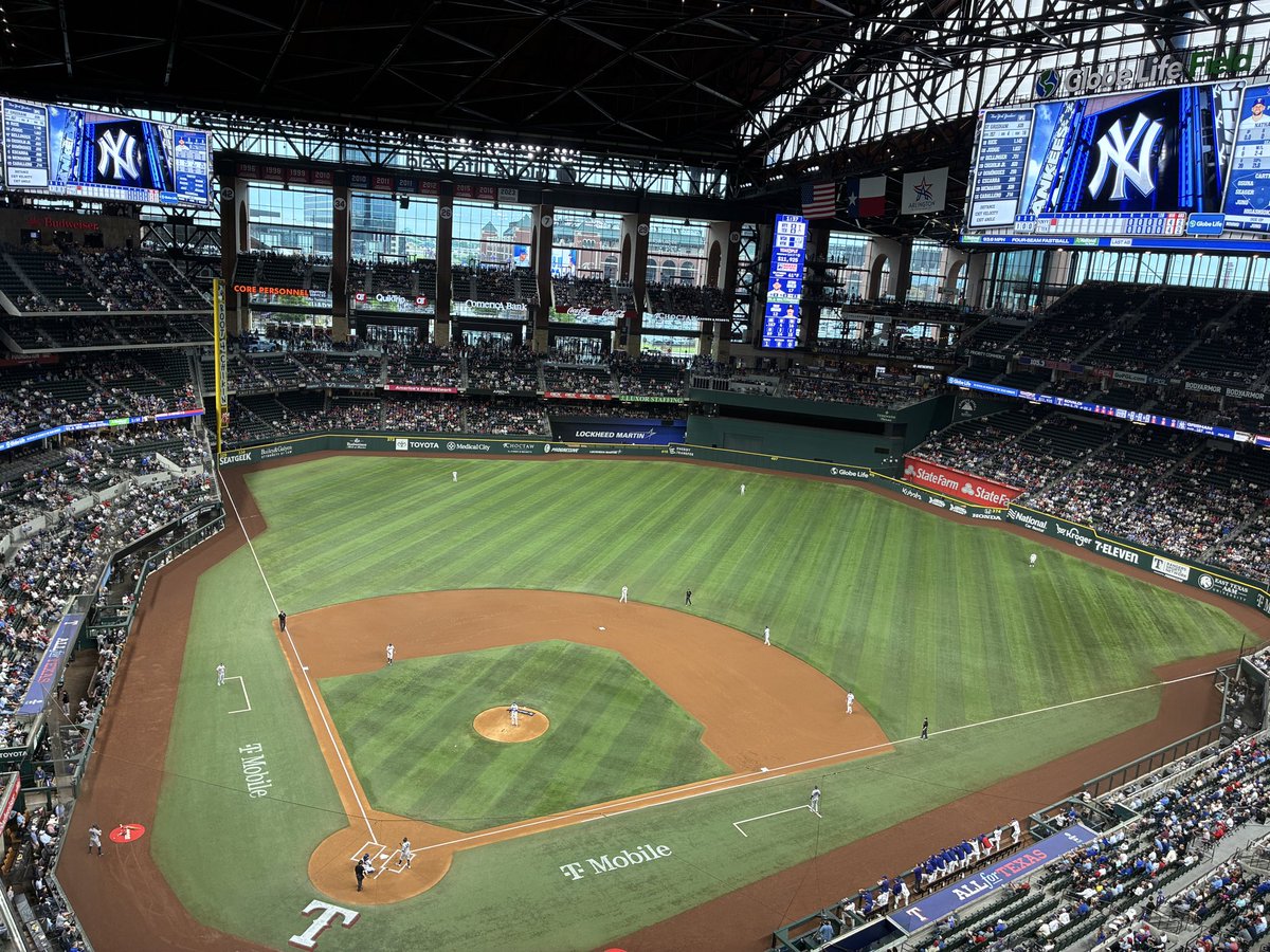 BryanHoch's tweet image. Game 31: #Yankees at #Rangers

⚾️: Elmer Rodriguez vs. Nathan Eovaldi
⏰: 1:37 p.m. CT
🤠: 74°
📺: @YESNetwork
🎧: @WFAN660