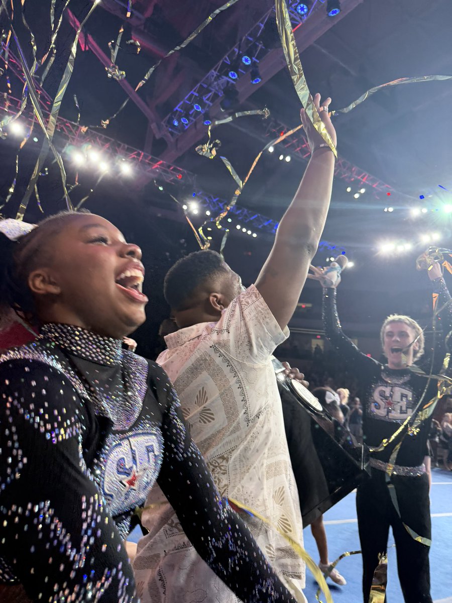 Eyes On You Choreo tweet media