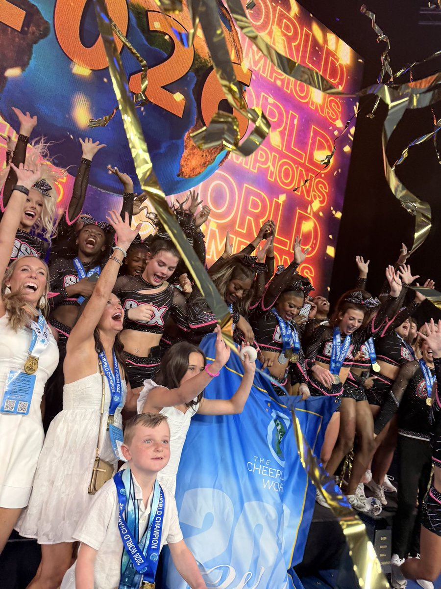 Eyes On You Choreo tweet media