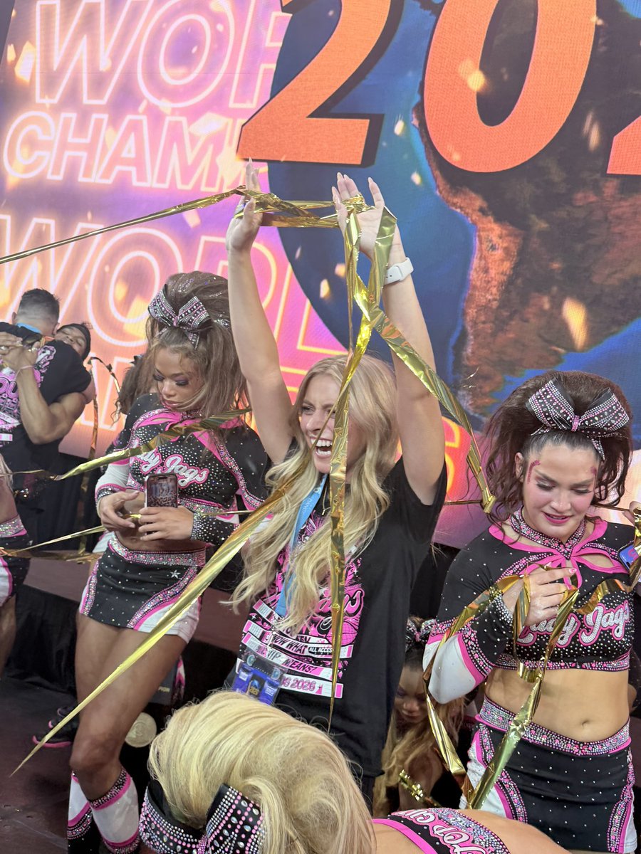 Eyes On You Choreo tweet media