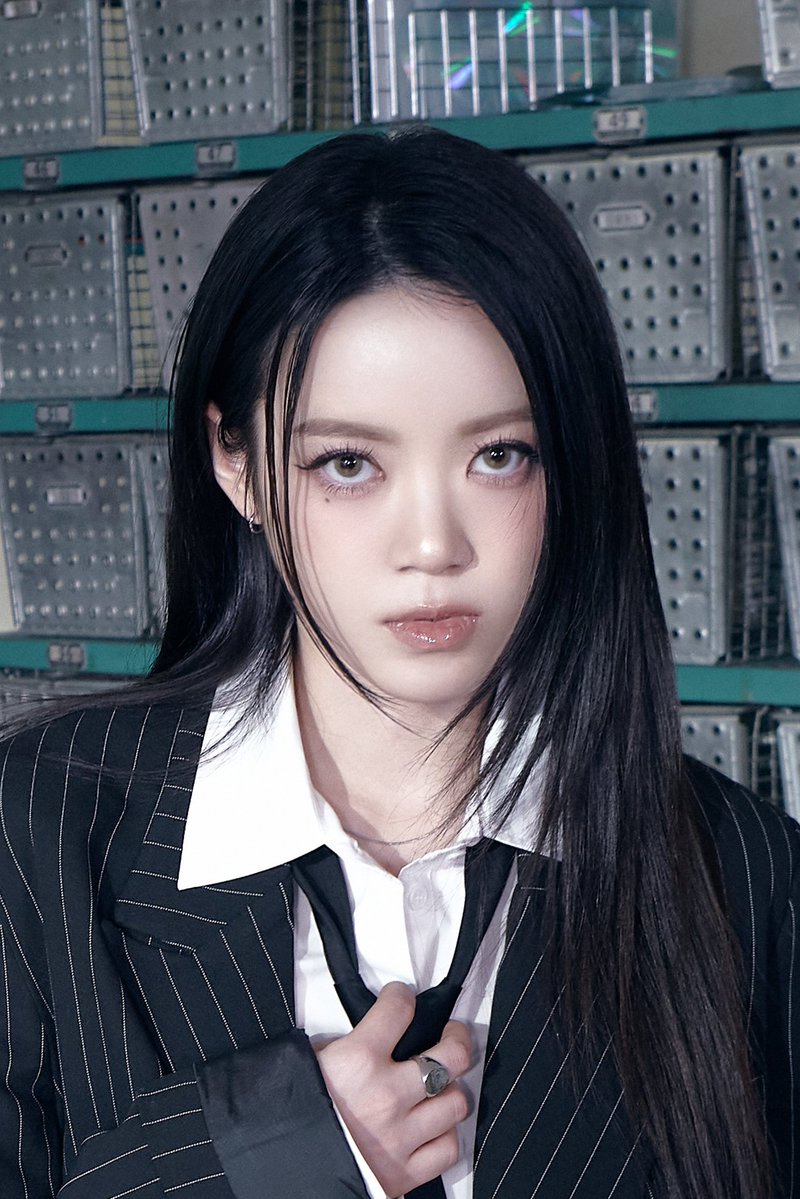 AzimaForAll's tweet image. The way during mv watch I thought this girl reminded me of Cocona to later finding out her name is Coco!!!
#HIIPE_Princess #COCO