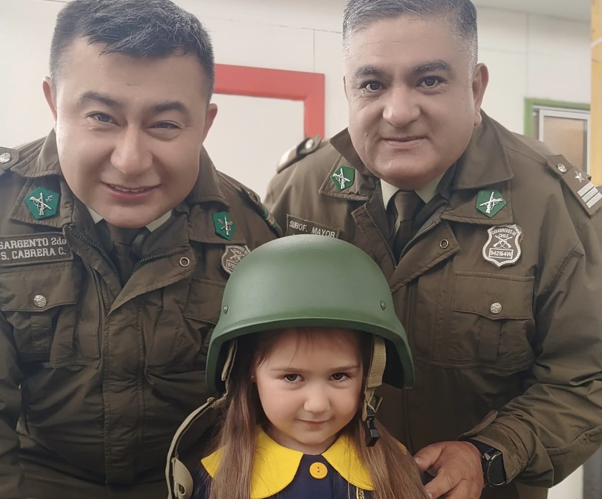 Carab_Maule's tweet image. 📍#CUREPTO: En el marco de nuestro mes aniversario, nuestros carabineros visitaron el jardín infantil #Bambi, donde compartieron con niñas y niños, reforzando valores y la prevención desde la primera infancia 👧👶