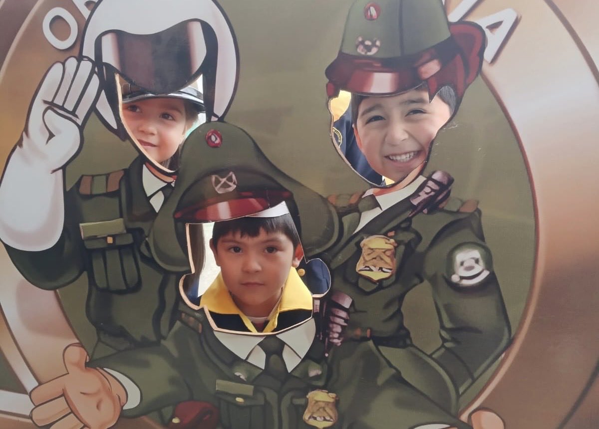 Carab_Maule's tweet image. 📍#CUREPTO: En el marco de nuestro mes aniversario, nuestros carabineros visitaron el jardín infantil #Bambi, donde compartieron con niñas y niños, reforzando valores y la prevención desde la primera infancia 👧👶