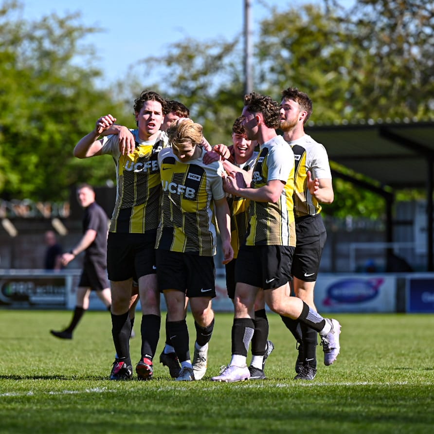 ucfb's tweet image. 🏆  UCFB Varsity 2026 just hit different.

🎯 Darts drama
⚽ Three huge matches
🔥 Wembley vs Manchester rivalry

One unforgettable day!

Relive it 👉 ow.ly/EnbZ50YRBNy

#Varsity #Sport @FCTrafford
