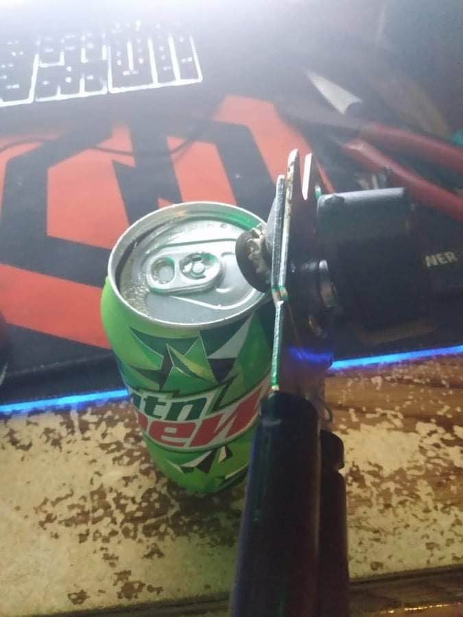 Codeth's tweet photo. @abieeyy_ Why? Just use a can opener like a normal person https://t.co/9eBlmuXe5a
