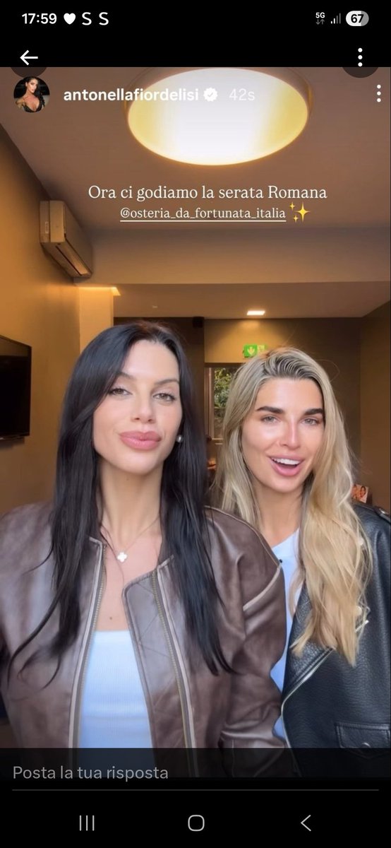 RobertaMazzini4's tweet image. Roma stasera e ancora più bella...Estefania e Antonella bellissime...buona serata ragazze #fiorde #Antonella