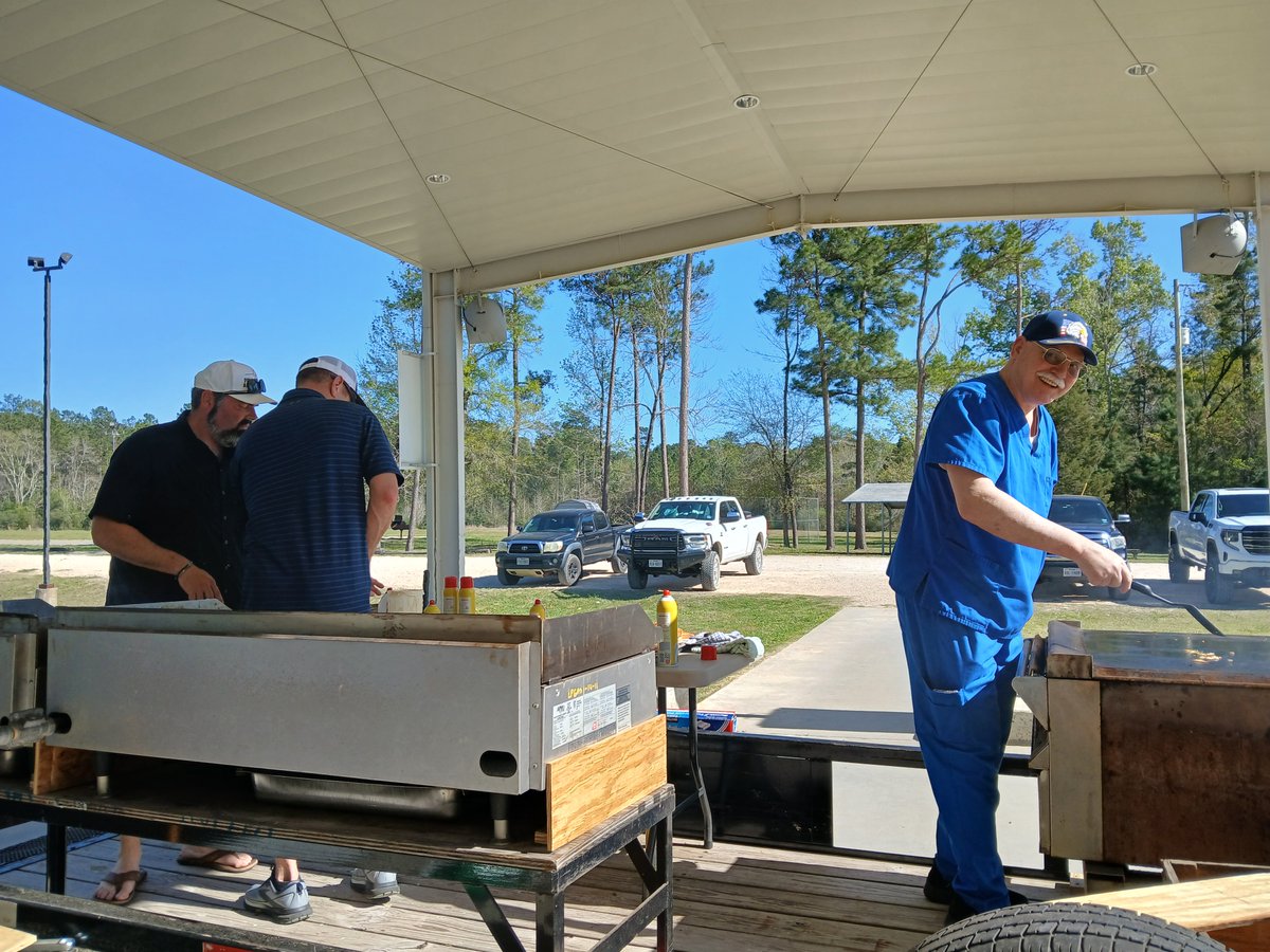 MTC_Trains's tweet image. 💙 #CommunityService and #GivingBack are at the heart of what we do. That spirit was on full display as MTC staff proudly volunteered at the their community's Annual Pancake Supper not too long ago! 🥞👏 We are honored to serve our communities! 😄