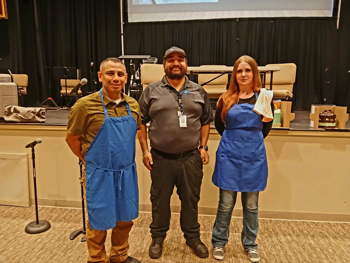 MTC_Trains's tweet image. 💙 #CommunityService and #GivingBack are at the heart of what we do. That spirit was on full display as MTC staff proudly volunteered at the their community's Annual Pancake Supper not too long ago! 🥞👏 We are honored to serve our communities! 😄