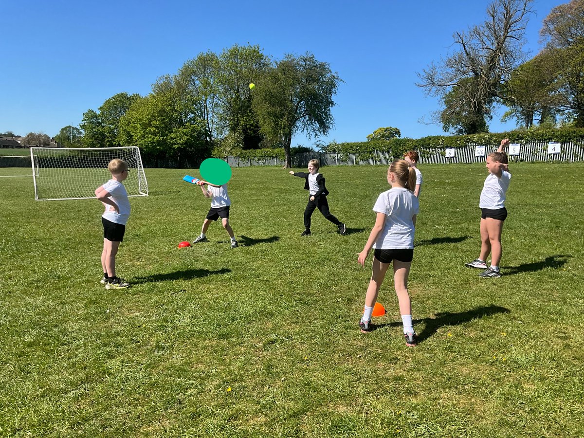 therookeries's tweet image. Today class 4 have been using the skills we have learnt to have mini games of cricket! We had to make sure we thought carefully about how we were throwing the ball. 
#ROK #year4 #PE