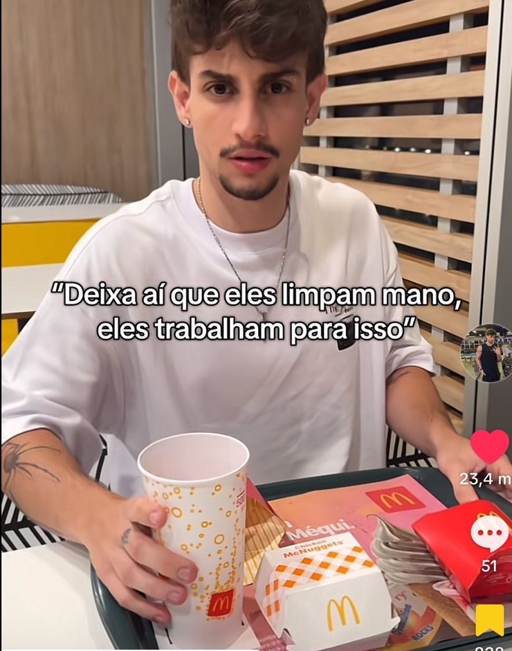 eisincera's tweet photo. não vai andar cmg https://t.co/qD9HJDLZhm