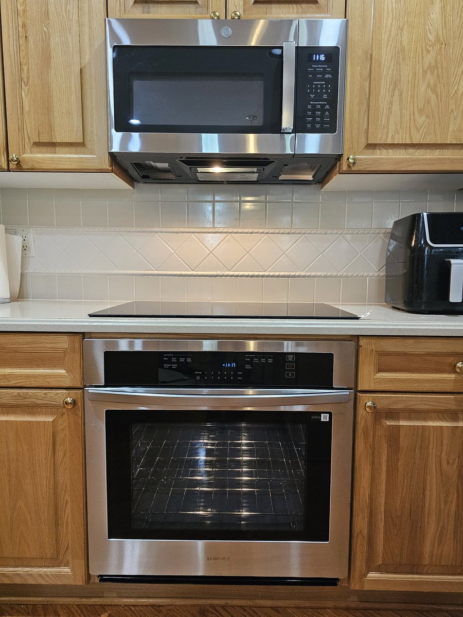 ToughJobz's tweet image. Is it too early to decide who's doing #Thanksgiving this year?