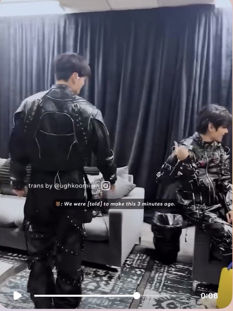 libravirgoduo's tweet photo. I am ctfu, the "love at first sight sign" &amp; the "exclusive 30 second handshake" was told by the staff to practice it so they could do it on stage😭

The way no one need to debunk tkk because they are doing it themselves lmaoo https://t.co/roQN7FE8Lp