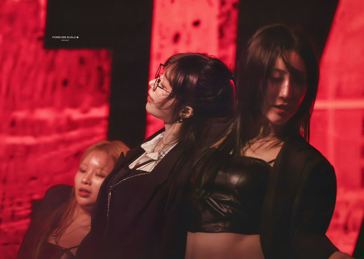 영원히은지 :) tweet media