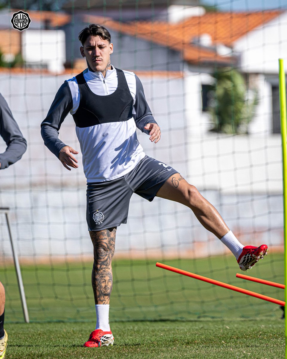 Club Olimpia tweet media