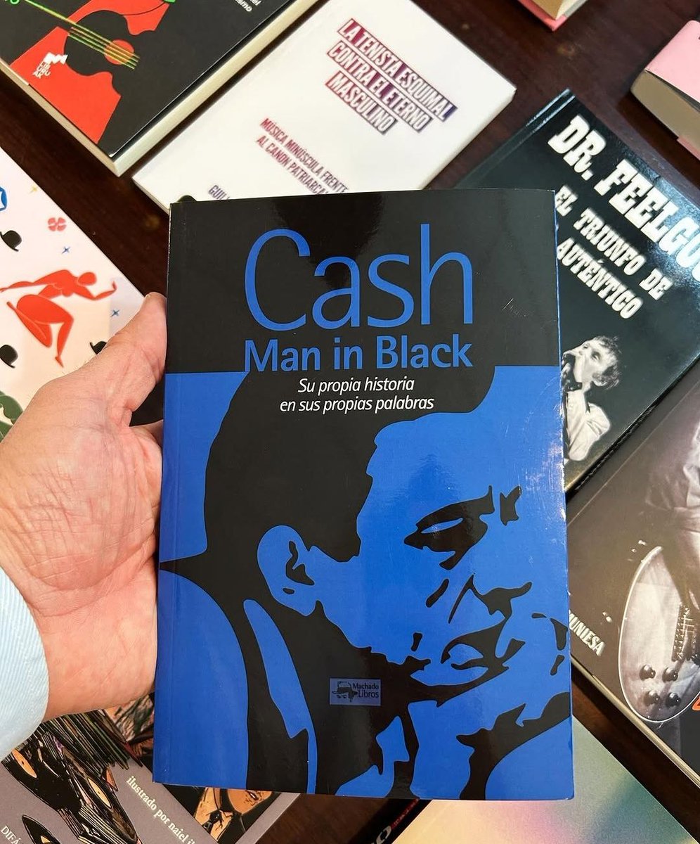 ElArgonautaLib's tweet image. Su historia no es la de un artista perfecto, sino la de alguien que cayó, se levantó y decidió cantar desde la verdad, aunque doliera.

Porque a veces la música no es entretenimiento. Es testimonio

Aquí lo tienes👉 elargonauta.com/libros/man-in-… 

#ElArgonauta #Madrid #Libros #Música