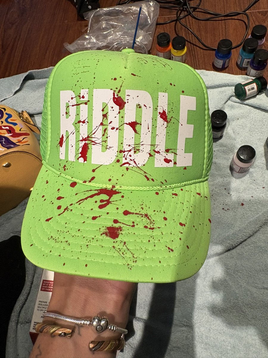 onewaypuddah's tweet photo. “BLOODiE RiDDLE” by me https://t.co/QfpsKxzAQ2