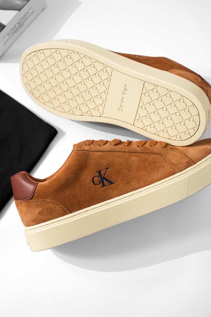 SnK_StreetGym's tweet image. Clean suede. Timeless edge. Step different.

Shop in-store and online🇿🇦
Calvin Klein Classic Cupsole Laceup
Sale: R 2,199

#snk #calvinklein