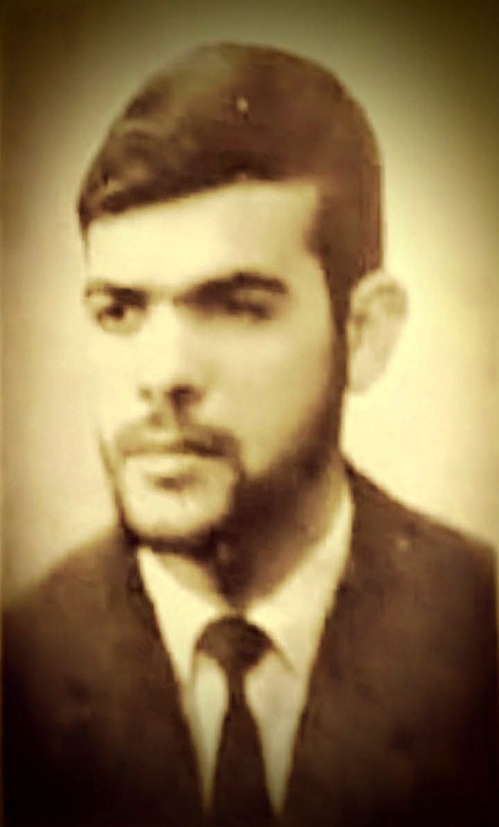 Abdulla05016707's tweet photo. "ليعلم العالم كله أنّ كل حفنة من تراب في أرض الإسلام تشبّعتْ منذ ارتفع في الأفق نداء لا إله إلا الله محمد رسول الله بدماء ال��هداءجنبًا إلى جنب مع مداد العلماء، وأنّ الأمة التي أضاءت المشعل أمام الإنسانيّة في الماضي تستعدُّ للقيام بذلك الدور من جديد"

عمرو خليفة النامي https://t.co/p3hdrvOSsz