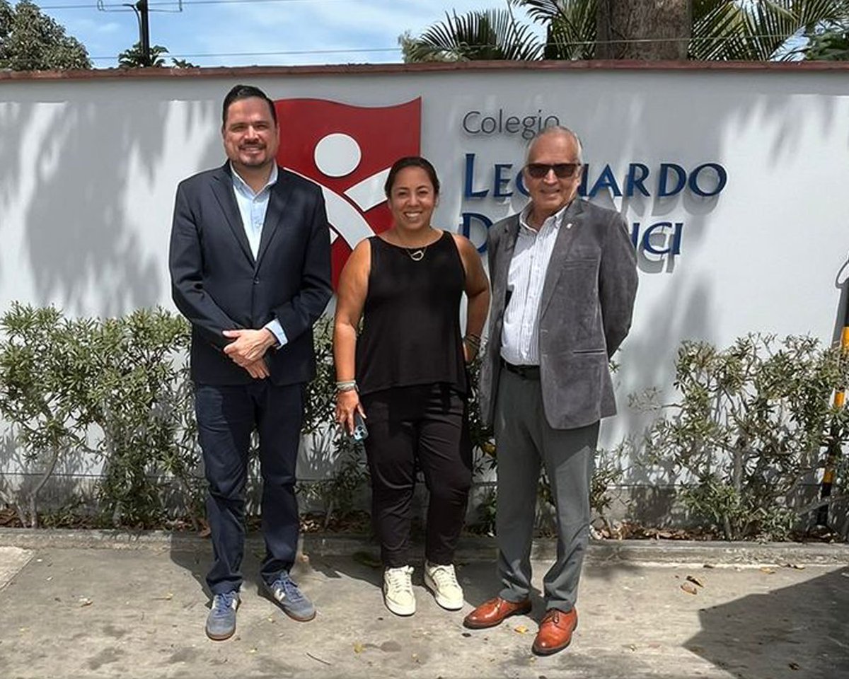 HGScholars's tweet photo. Our Director of LATAM, Mario Avila, and Peru Manager, Dora Ballen, had the pleasure of visiting schools throughout Lima last week. We are grateful to the schools communities who welcomed us and shared thoughtful insights about expanding access to an accredited U.S. curriculum. https://t.co/xUwoSSspcJ