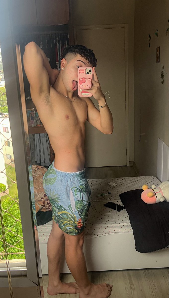 twink cacheado tweet media