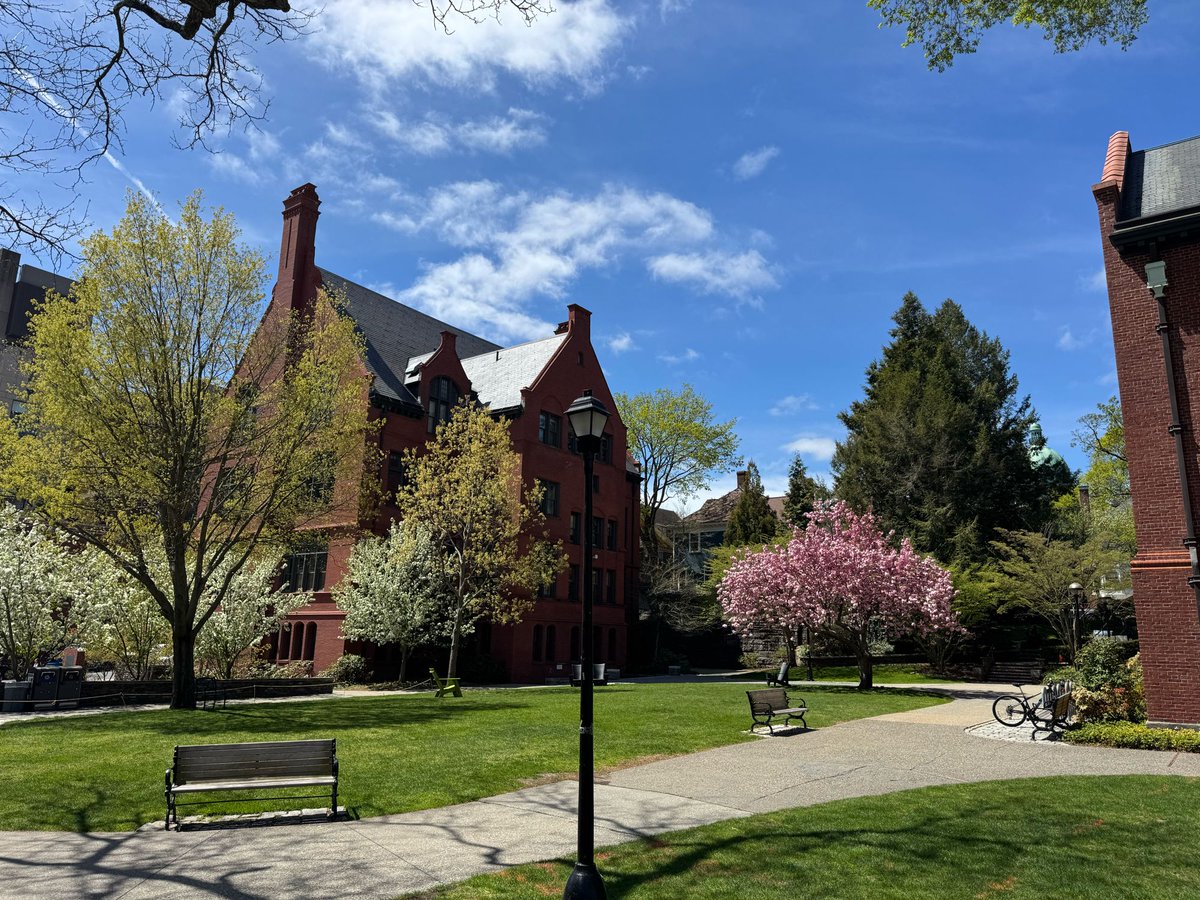 DesrochersLab's tweet photo. Beautiful day in Providence for an Undergraduate Honors poster session 🌸 Very proud of the lab’s two undergrads, Aiai and Mmesoma, along with their mentors, for their great work! 🧠🧪👩‍🔬 https://t.co/n7hTg9sTlH