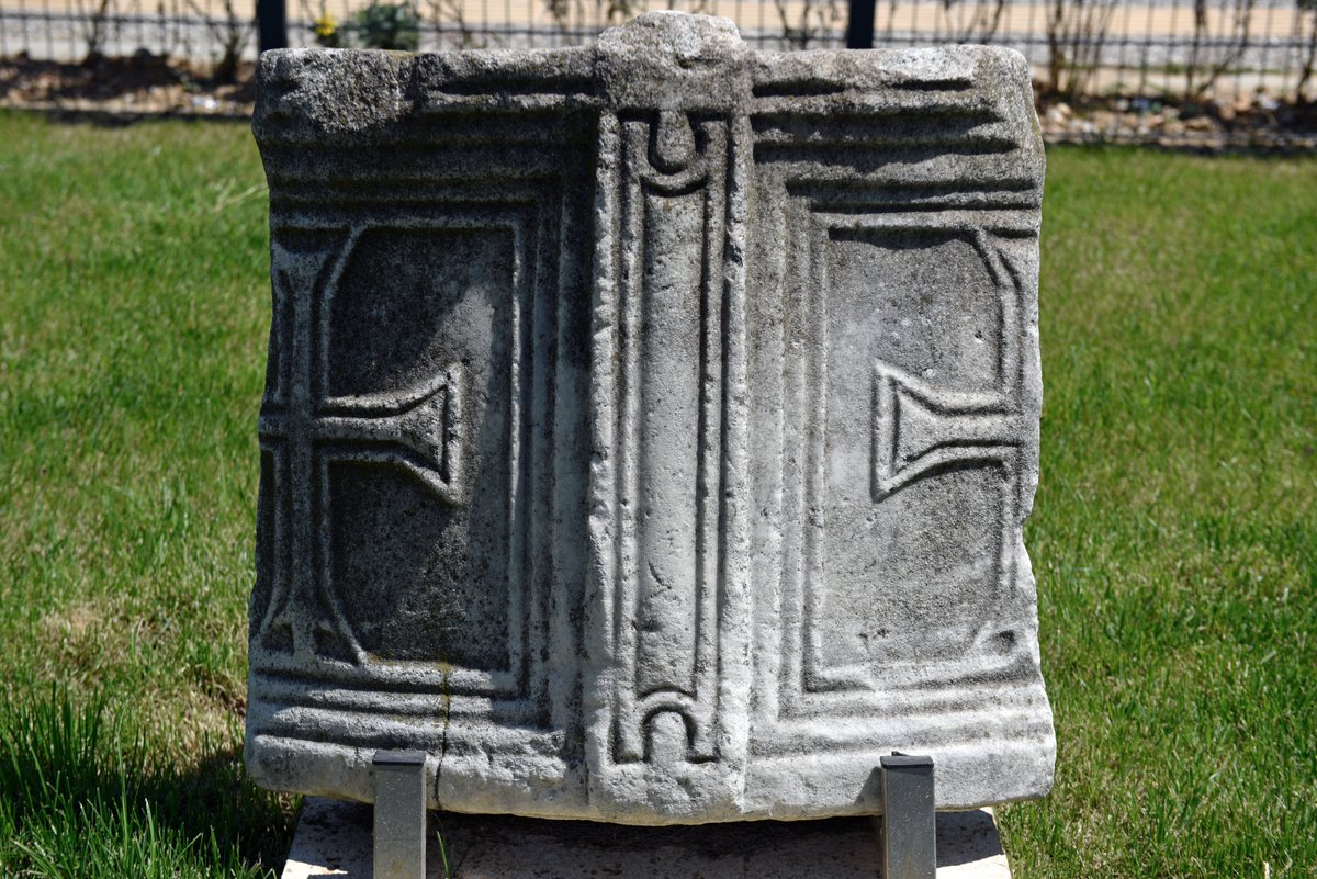 ByzantineLegacy's tweet photo. Early Byzantine ambos in Nicaea (modern İznik)

An ambo, the pulpit of churches, was typically an elevated platform with stairs in the Early Byzantine/Late Roman era. The fragments of ambos in Nicaea belong the elevated platform and once had stairs leading down on each side. https://t.co/y8qezISfV6