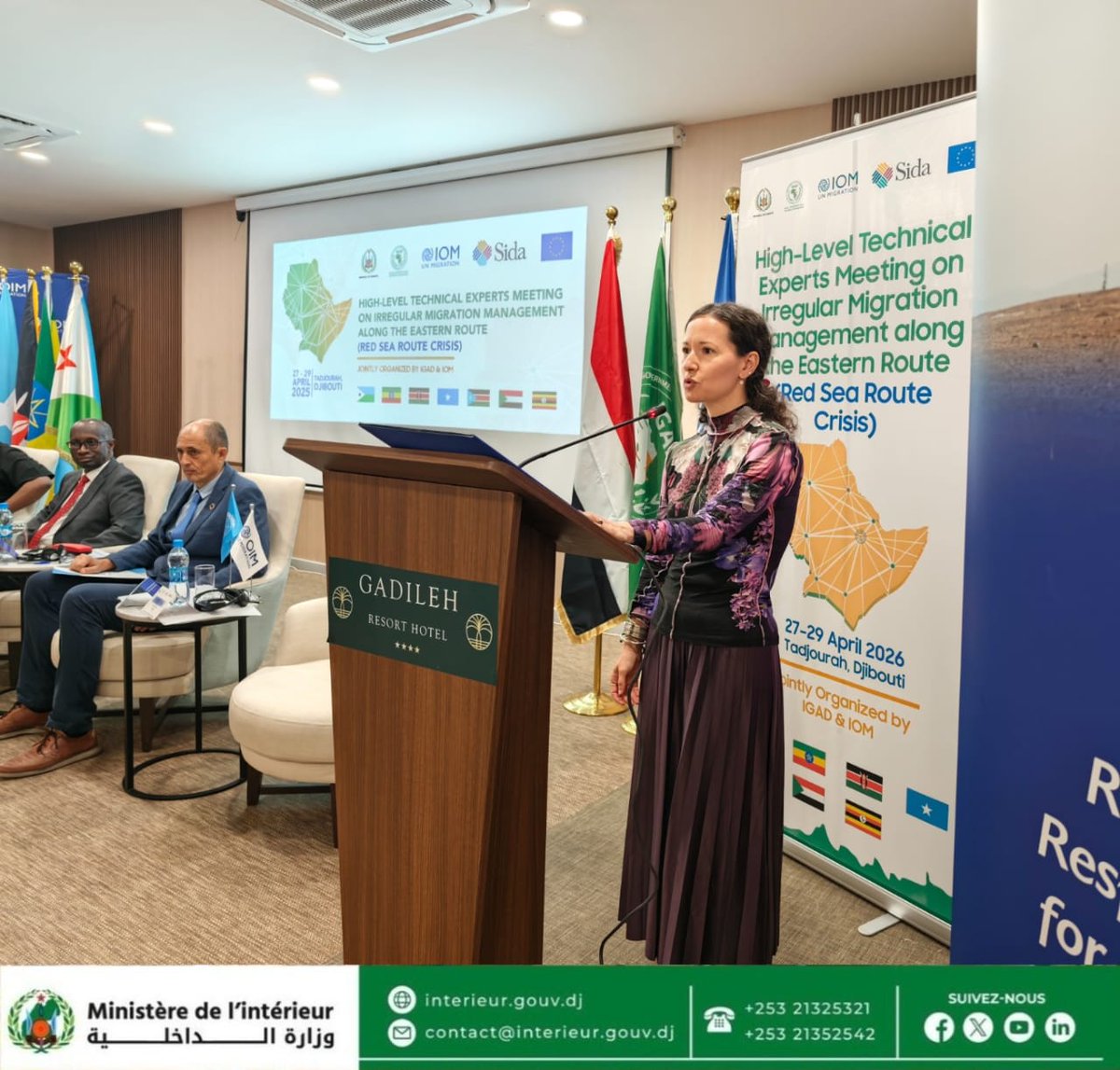 Min_Int_Djib's tweet photo. 📢 𝐓𝐚𝐝𝐣𝐨𝐮𝐫𝐚𝐡 au cœur de la  𝐦𝐨𝐛𝐢𝐥𝐢𝐬𝐚𝐭𝐢𝐨𝐧 𝐫é𝐠𝐢𝐨𝐧𝐚𝐥𝐞 sur les 𝐦𝐢𝐠𝐫𝐚𝐭𝐢𝐨𝐧𝐬.

📍 Du 𝟮𝟳 𝙖𝙪 𝟯𝟬 𝙖𝙫𝙧𝙞𝙡 𝟮𝟬𝟮𝟲, 𝙏𝙖𝙙𝙟𝙤𝙪𝙧𝙖𝙝 accueille acteurs et partenaires engagés le long de la 𝐑𝐨𝐮𝐭𝐞 𝐝𝐞 𝐥'𝐄𝐬𝐭.

📌 Cet atelier est lancé sous le 𝙋𝙖𝙩𝙧𝙤𝙣𝙖𝙜𝙚 𝙙𝙪 𝙈𝙞𝙣𝙞𝙨𝙩𝙧𝙚 𝙙𝙚 𝙡'𝙞𝙣𝙩é𝙧𝙞𝙚𝙪𝙧 𝙎𝙀𝙈 𝙎𝘼𝙄𝘿 𝙉𝙊𝙐𝙃 𝙃𝘼𝙎𝙎𝘼𝙉 en partenariat avec 𝐥'𝐈𝐆𝐀𝐃 et 𝐥'𝐎𝐈𝐌 eprésenté respectivement par le  𝙎𝙚𝙘𝙧é𝙩𝙖𝙞𝙧𝙚 𝙀𝙭é𝙘𝙪𝙩𝙞𝙛 𝘼𝙙𝙟𝙤𝙞𝙣𝙩 𝙈. 𝙈𝙊𝙃𝘼𝙈𝙀𝘿 𝘼𝘽𝘿𝙄 𝙒𝘼𝙍𝙀 et la 𝙘𝙝𝙚𝙛𝙛𝙚 𝙙𝙚 𝙢𝙞𝙨𝙨𝙞𝙤𝙣 à 𝘿𝙟𝙞𝙗𝙤𝙪𝙩𝙞 𝙈𝙢𝙚 𝙏𝘼𝙉𝙅𝘼 𝙋𝘼𝘾𝙄𝙁𝙄𝘾𝙊 et en présence du 𝘾𝙤𝙤𝙧𝙙𝙞𝙣𝙖𝙩𝙚𝙪𝙧 𝙧é𝙨𝙞𝙙𝙚𝙣𝙩 𝙙𝙪 𝙎𝙮𝙨𝙩è𝙢𝙚 𝙙𝙚𝙨 𝙉𝙖𝙩𝙞𝙤𝙣𝙨 𝙐𝙣𝙞𝙚𝙨 𝙈. 𝙅𝙤𝙨é 𝘽𝙖𝙧𝙖𝙝𝙤𝙣𝙖 et 𝙙𝙪 𝙋𝙧é𝙛𝙚𝙩 de la 𝙍é𝙜𝙞𝙤𝙣 𝙙𝙚 𝙏𝙖𝙙𝙟𝙤𝙪𝙧𝙖𝙝 𝙈. 𝙈𝙤𝙝𝙖𝙢𝙚𝙙 𝙃𝙤𝙪𝙢𝙚𝙙 𝘼𝙗𝙗𝙖𝙨.

➡️ L'objectif de cet atelier est d'apporter des  réponses 𝙘𝙤𝙣𝙘𝙧è𝙩𝙚𝙨 𝙚𝙩 𝙘𝙤𝙤𝙧𝙙𝙤𝙣𝙣é𝙚𝙨 aux défis posés par l'un des 𝙘𝙤𝙧𝙧𝙞𝙙𝙤𝙧𝙨 𝙢𝙞𝙜𝙧𝙖𝙩𝙤𝙞𝙧𝙚𝙨 𝙡𝙚𝙨 𝙥𝙡𝙪𝙨 𝙛𝙧é𝙦𝙪𝙚𝙣𝙩é𝙨 et 𝙙𝙖𝙣𝙜𝙚𝙧𝙚𝙪𝙭 𝙖𝙪 𝙢𝙤𝙣𝙙𝙚.

1/2