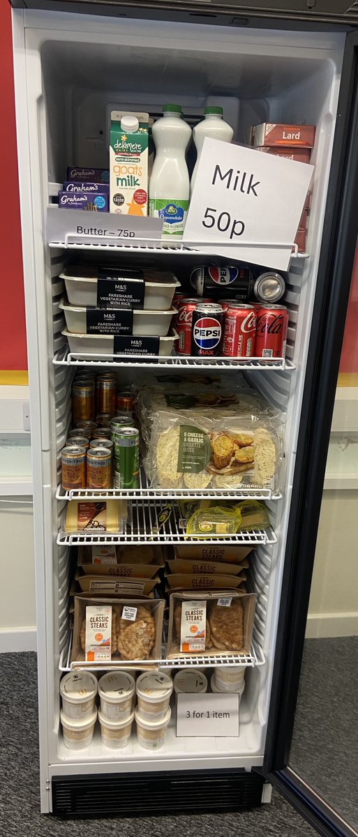 AlphonsusSt's tweet photo. 💚The School Eco shop will be open tomorrow (Thursday) from 09.00am until 10.00am in the IT Suite.
Choose 10 grocery items for £3 (cash only please).
Please bring your own bags.💚 https://t.co/tZ6JfqyLqK