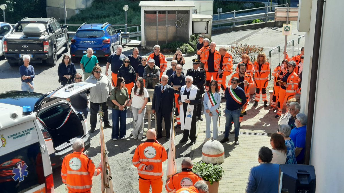 AnpasPiemonte's tweet photo. La Croce Verde di #Ovada ha inaugurato due nuovi mezzi nell’80° anno di fondazione, per il trasporto di persone con disabilità e per i servizi sociosanitari, due importanti risorse già operative al servizio della comunità. #Anpas #SempreAccanto
https://t.co/YeChnIsDXJ https://t.co/qYVeO6qCOm
