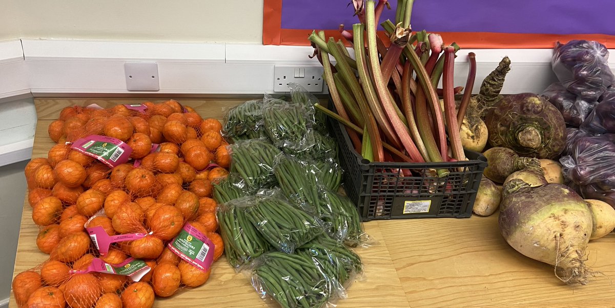 AlphonsusSt's tweet photo. 💚The School Eco shop will be open tomorrow (Thursday) from 09.00am until 10.00am in the IT Suite.
Choose 10 grocery items for £3 (cash only please).
Please bring your own bags.💚 https://t.co/S1k7f8pX0u