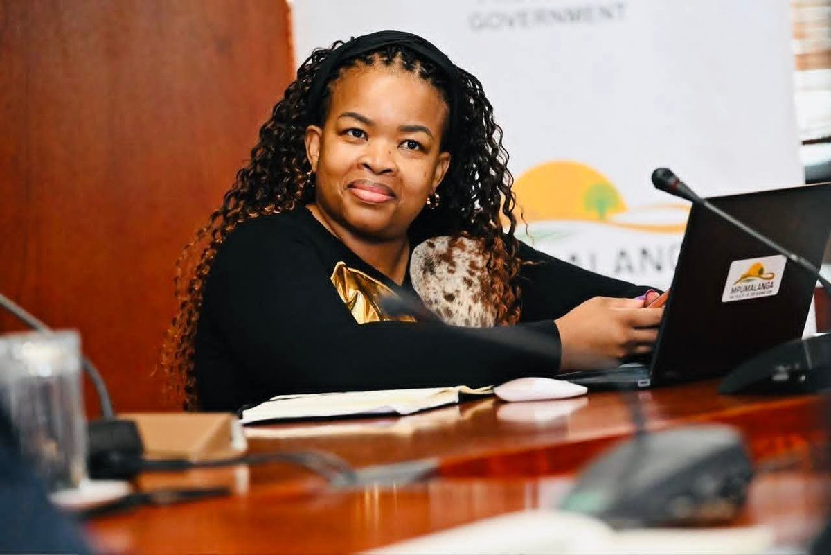 Mandla_Ndl's tweet photo. We also had the honour of hosting the Deputy Minister of Co-operative Governance and Traditional Affairs, Reverend Prince @BurnsNcamashe, for a high-level engagement aimed at strengthening cooperative governance and deepening intergovernmental collaboration.

With COGHSTA MEC Speedy Mashilo and senior management from the province and national government in attendance, we focused on key matters related to traditional affairs, enhanced institutional support for traditional leaders, improved coordination across all spheres of government, and collaborative programmes to advance service delivery and promote inclusive development.

As government, we reaffirm our commitment to working with the institution of traditional leadership to address these matters and improve the conditions under which our traditional leaders serve our communities.

#GrowingMpumalangaTogether 
#ANationThatWorksForAll
#7thAdministration
