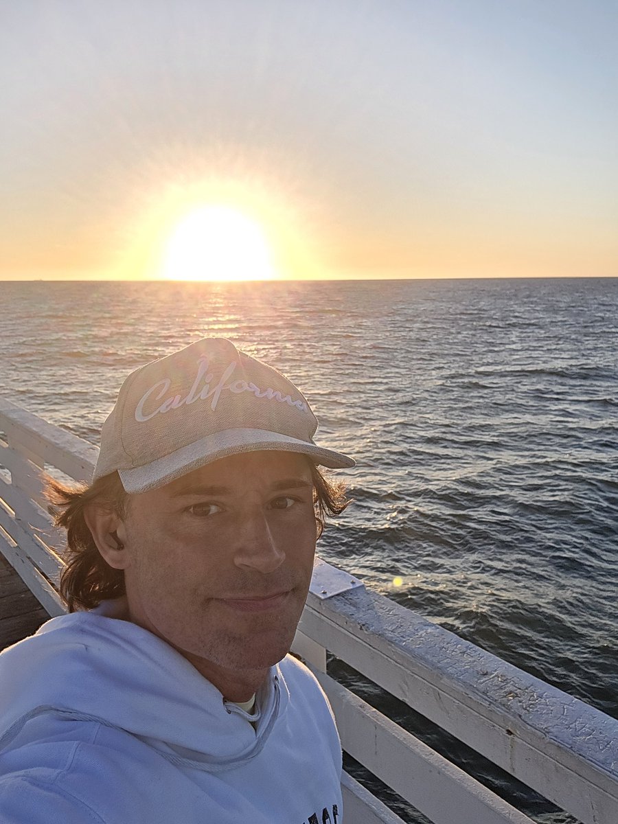 EricMadarik's tweet image. Saw 4 #sunsets last week
#sunset #California  #SD