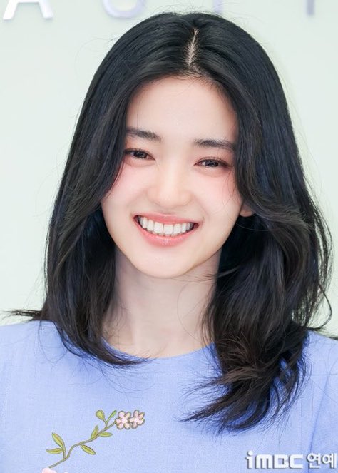 taeri fan tweet media