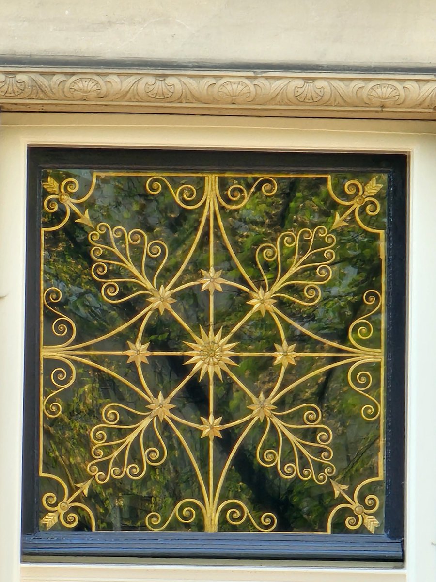 DejanVukos40959's tweet image. Deur en snijraamhek, Keizersgracht 214, #Amsterdam #DoorsOfTheDay