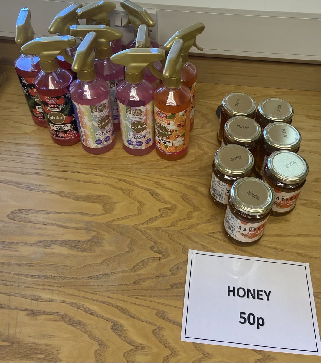 AlphonsusSt's tweet photo. 💚The School Eco shop will be open tomorrow (Thursday) from 09.00am until 10.00am in the IT Suite.
Choose 10 grocery items for £3 (cash only please).
Please bring your own bags.💚 https://t.co/tZ6JfqyLqK