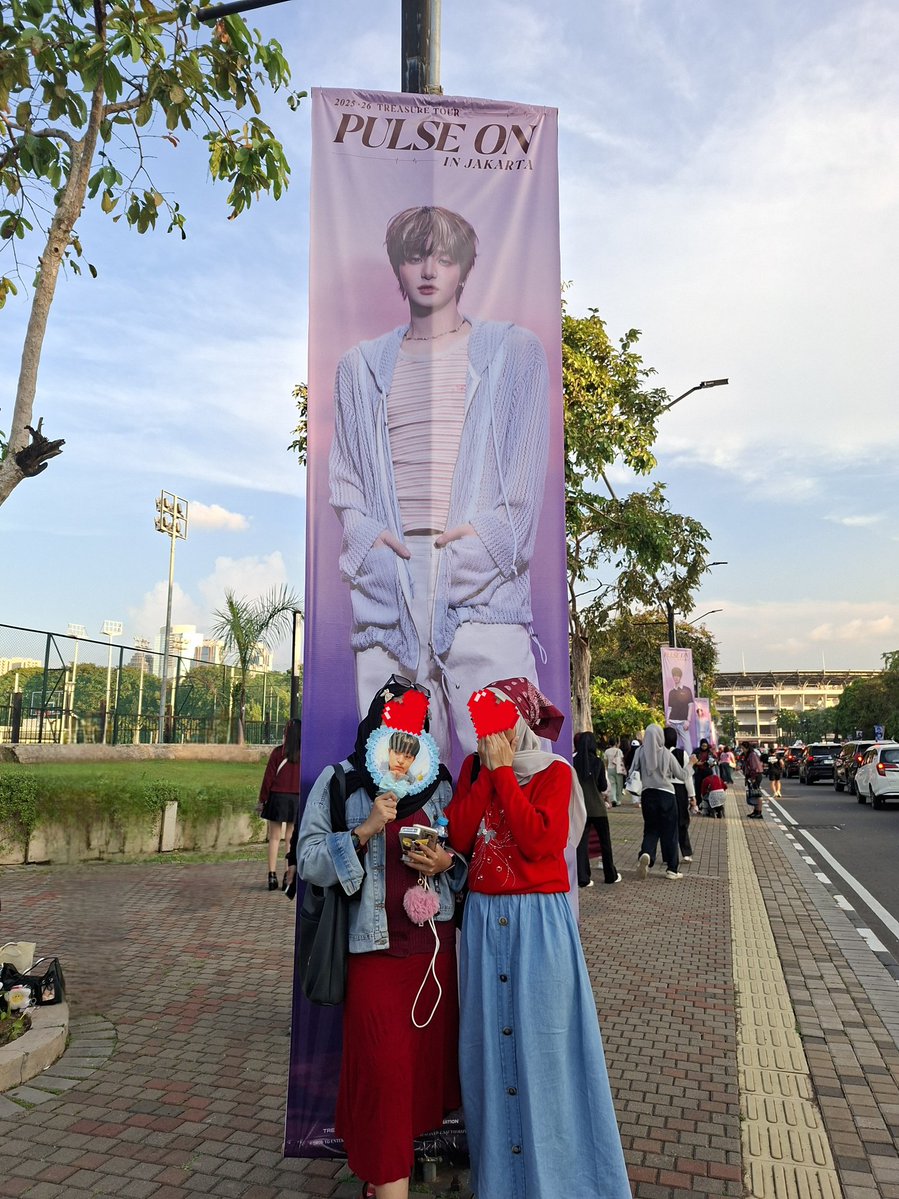 siapaa sangkaaa ye kann ngonser bareng ny malah di grup berlian sebelahhh alias trejo 😭😭🫸🏻

pas svt malah kagakk ada tu ketemu wkwk 
mff yaa melipir dlu ke jihoon sebelahhh🙏🏻