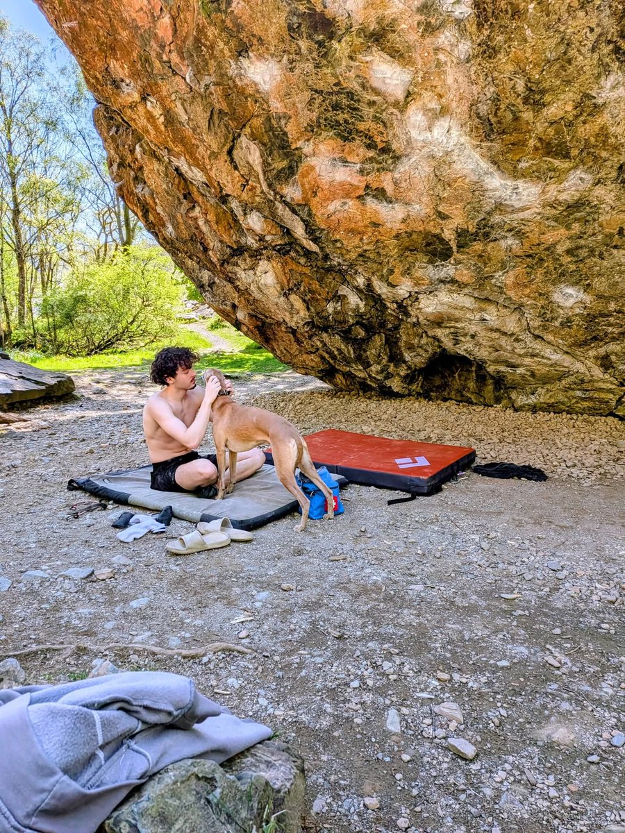 Dunc10in10's tweet photo. Great to be back at The Bowder Stone in the sunshine🌞. Xander was getting some top tips from Duncan Booth and Adam Hocking ❤️.#climbinglegends #StopMS #nocurealwayshope https://t.co/Q6pW7n1JDg