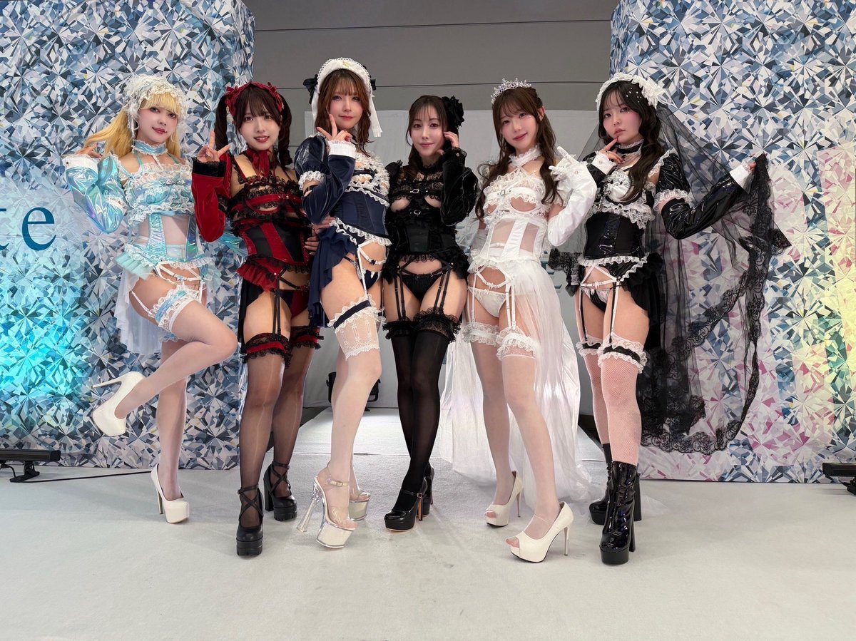 pharfaite_1223's tweet photo. 本日pharfaite showcase4にお越し頂きました来場者の皆様、そして200名を超えるご出展者様、当イベントを盛り上げて頂きありがとうございました‼️

撤収作業でお礼が遅くなってしまいましたが
大きな事故もなく、無事全日程を終える事が出来ました🙇‍♀️

過去最大規模での開催となり、来場者数も概算ではございますが両部合わせて述べ5千人規模の来場者数となりました✨

弊社のコスチュームとイベントがご参加頂きましたモデル様とファンの皆様を繋ぐ架け橋の一端を担えたのであれば幸いです。

次回pharfaite showcase5は更に充実したイベントとして開催できるよう準備して参ります。

引き続きpharfaiteを宜しくお願い致します！