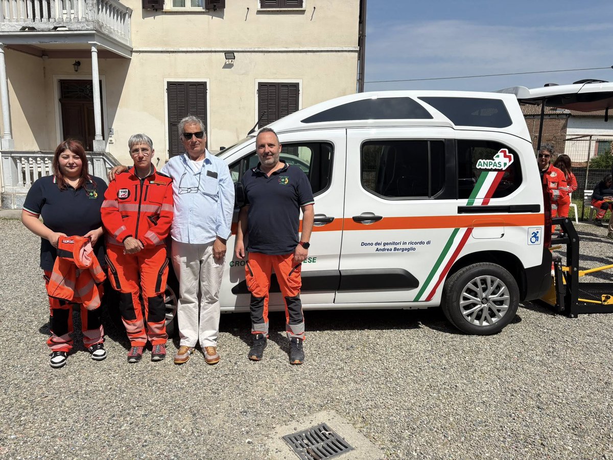 AnpasPiemonte's tweet photo. La Croce Verde di #Ovada ha inaugurato due nuovi mezzi nell’80° anno di fondazione, per il trasporto di persone con disabilità e per i servizi sociosanitari, due importanti risorse già operative al servizio della comunità. #Anpas #SempreAccanto
https://t.co/YeChnIsDXJ https://t.co/qYVeO6qCOm
