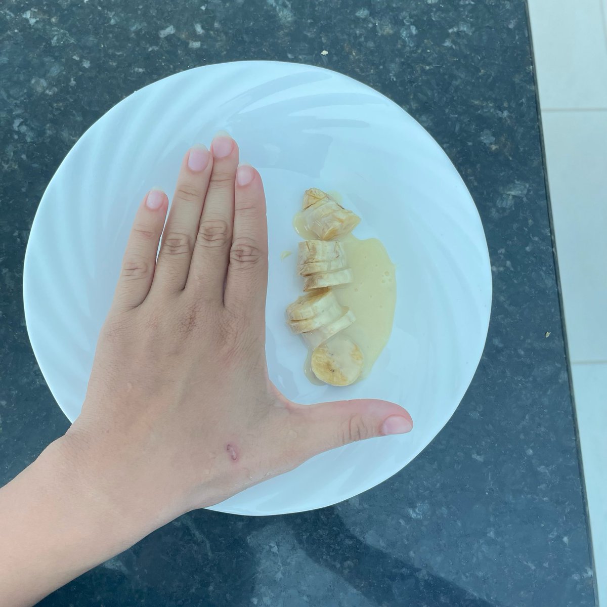 WhoisSissi's tweet photo. Almoço e sobremesa, estou sem a minha balança, então eu acho que foi aproximadamente 1000kcal https://t.co/qIwQ7AvGBj