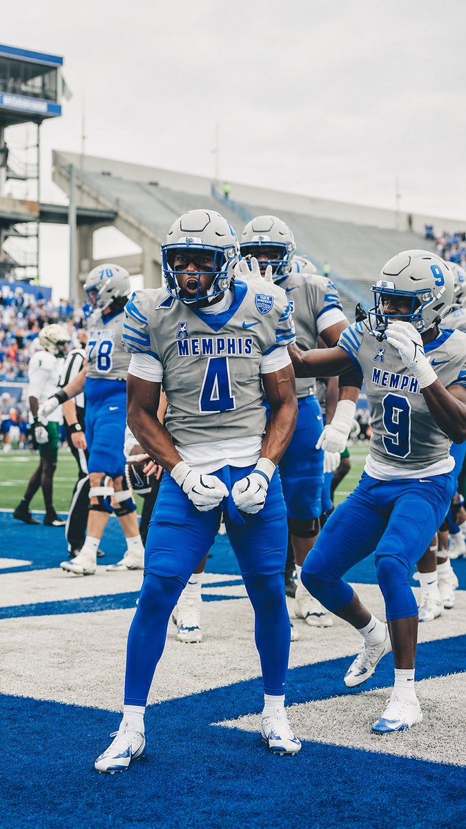 Lelandw31's tweet photo. WOW!!!!! MEMPHIS OFFEREDDDD #agtg 
@CoachGatorTKO 
@LHS_Bulldog1 
@MrKevin_Barnes 
@_50Roman 
@ChadSimmons_ 
@DekalbRecruits https://t.co/lTSl2skoGB